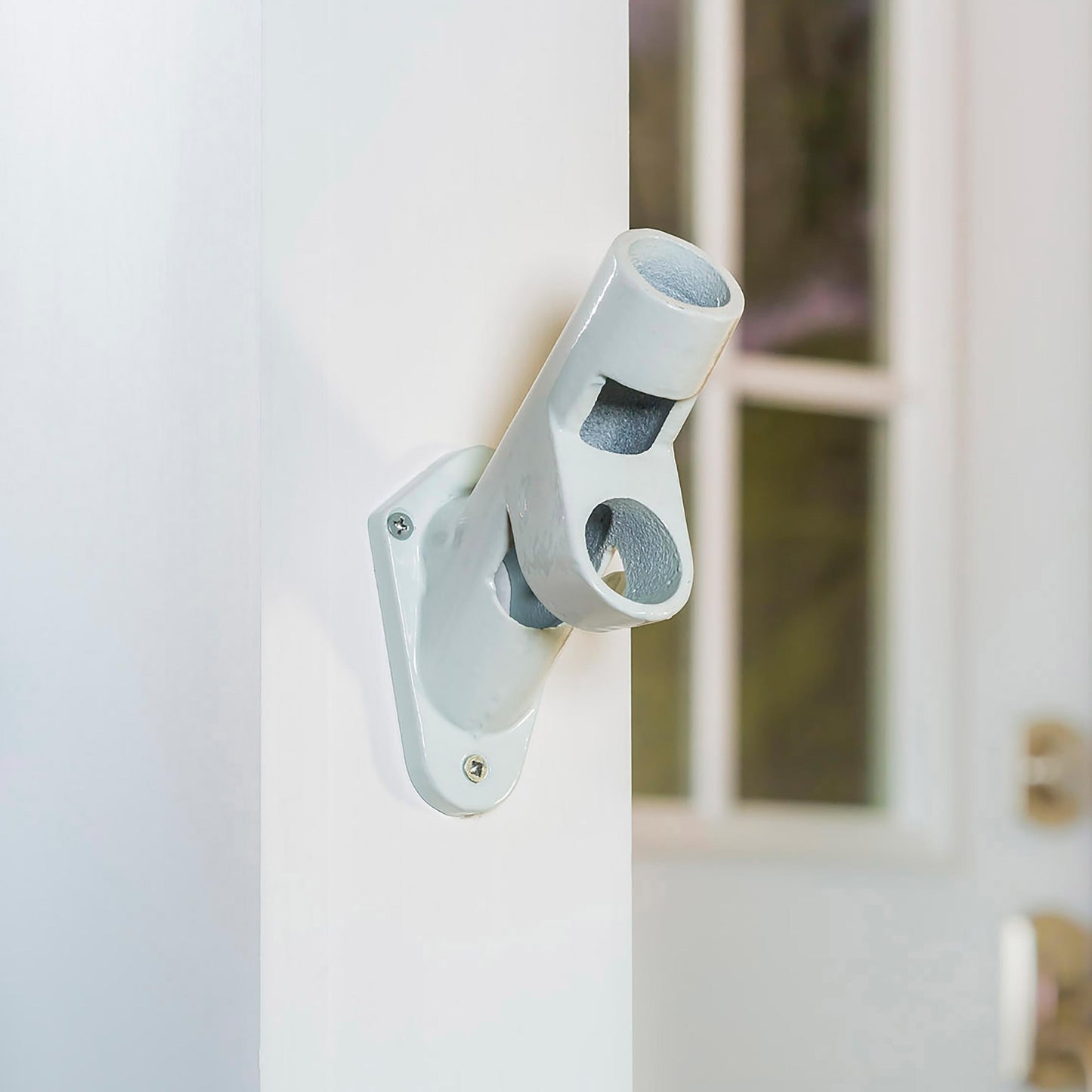 2-Position Cast Iron House Flag Bracket, White