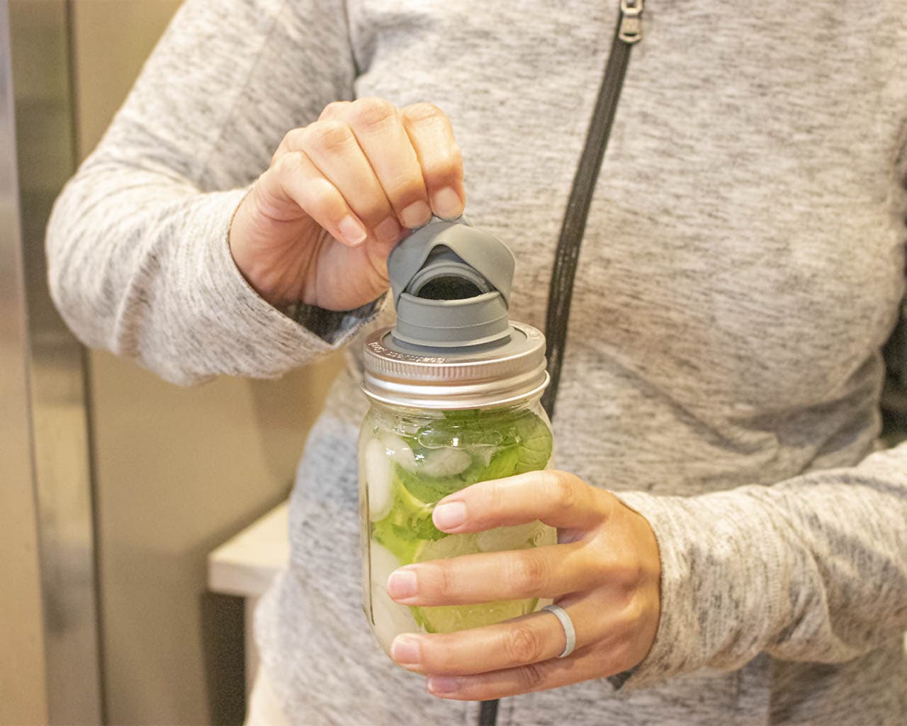 Silicone Chug Leak Resistant Lids for Regular Mouth Mason Jars