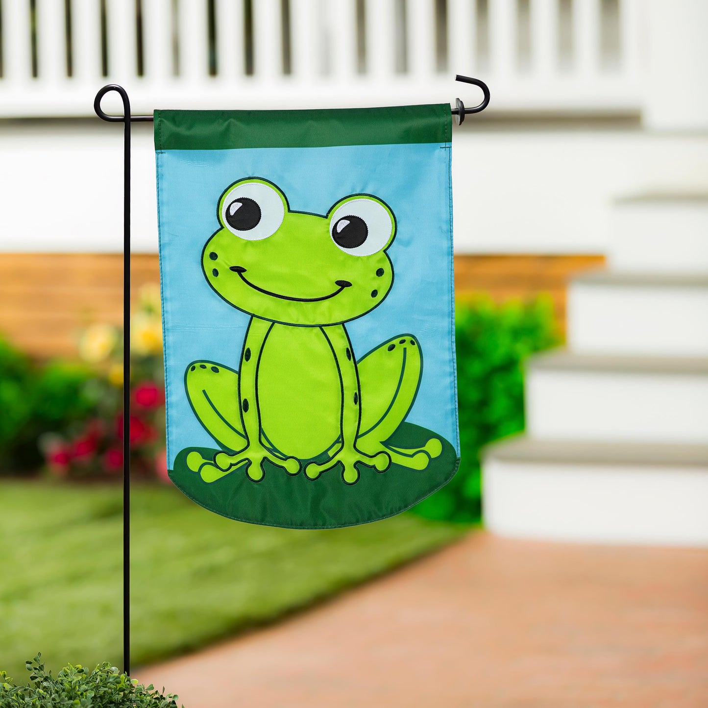 Frog Basic Applique Garden Flag